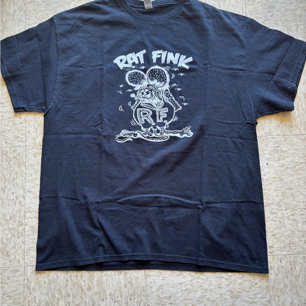 Gildan Black Graphic T-Shirt